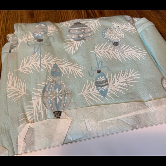 NEW La Vie En Rose 2-Piece PJ Set - Picture 4 of 6